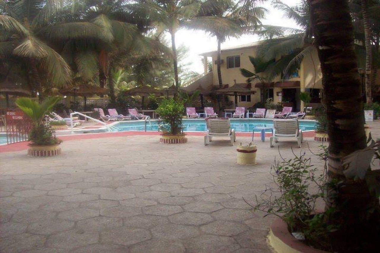 Palm Beach Hotel Kotu Eksteriør billede