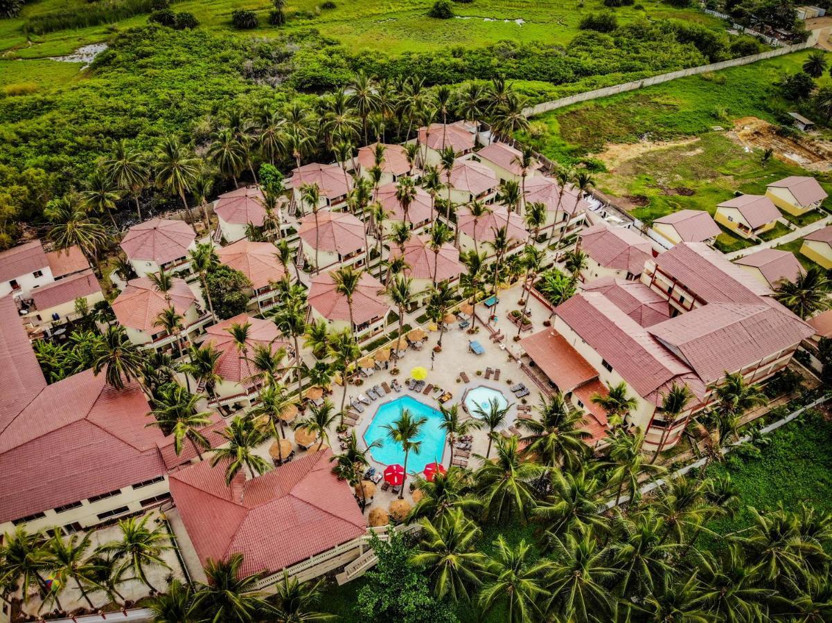 Palm Beach Hotel Kotu Eksteriør billede