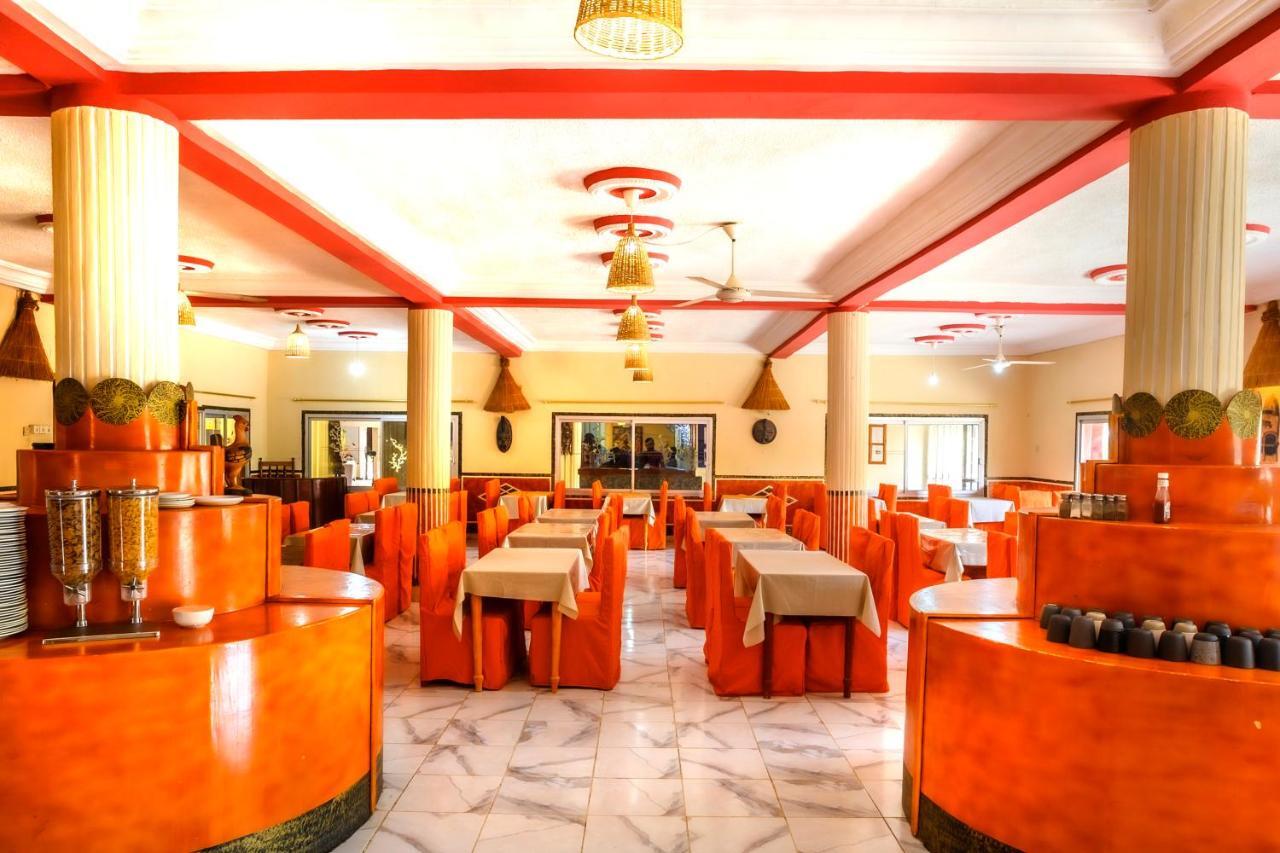 Palm Beach Hotel Kotu Eksteriør billede