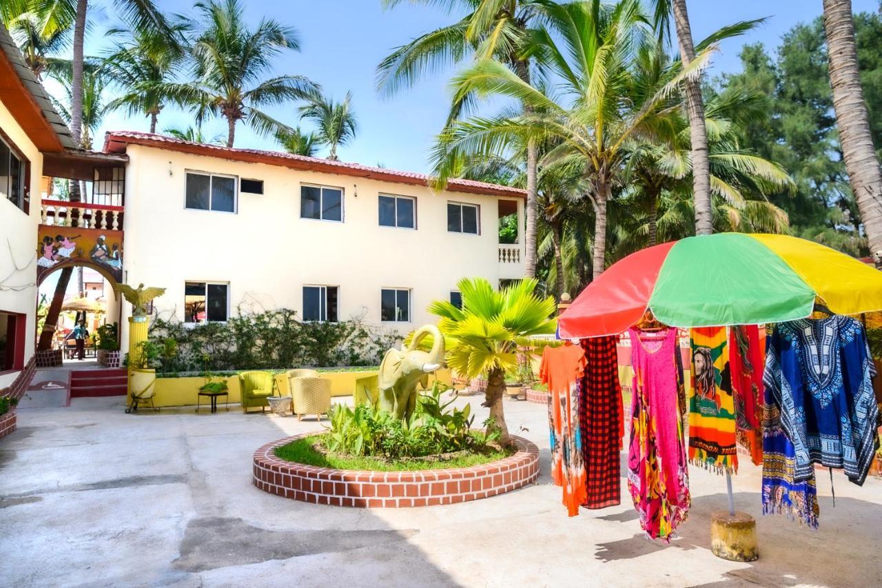 Palm Beach Hotel Kotu Eksteriør billede