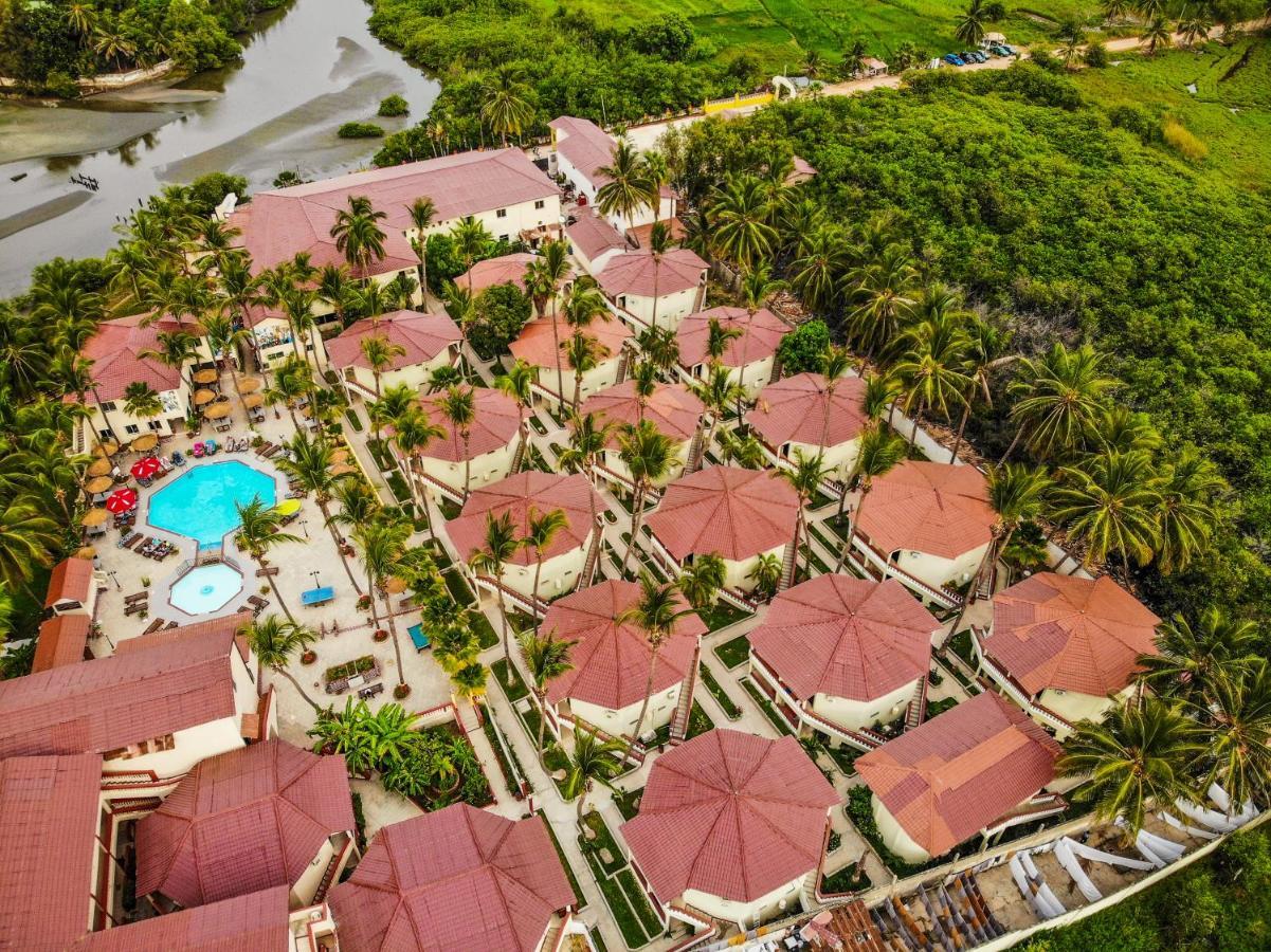 Palm Beach Hotel Kotu Eksteriør billede